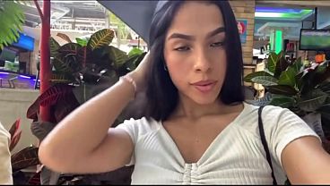 Nonton Masturbaci&oacute;n Y Corrida Fuerte En Una Tienda Del Centro Comercial thumbnail