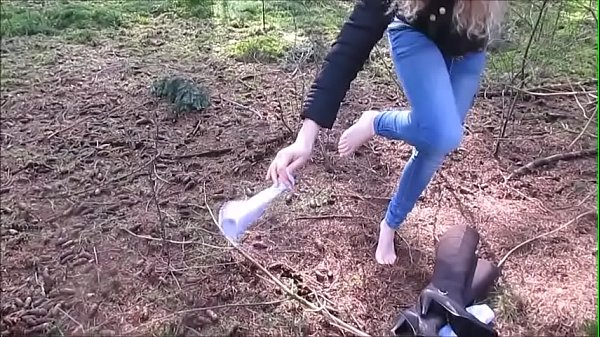 Play MP4 - Girls4cock&period;com &ast;&ast;&ast; Girl in the forest