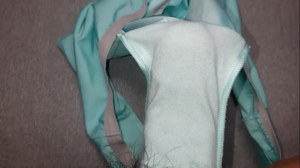 Play MP4 - Me vol&iacute; a masturbar con los calzones celestes de mi amiga