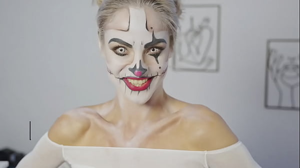 Nonton Harley Quinn Makeup Tutorial By Miss Daisy Diamond For Halloween thumbnail