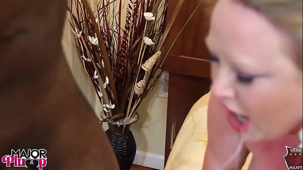 Curvy sienna hills takes rome major&rsquo;s load on her face 