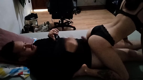 la señora del servicio no solo hace las_mejores_limpiezas si no_que también lasmejoresmamadas