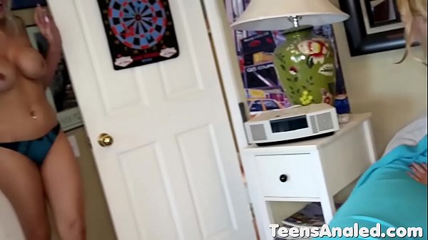 Alina West Giving Blowjob and Tries Anal