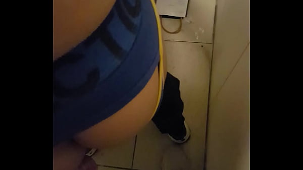 Play MP4 - Lại &dstrok;ược &dstrok;ụ trong vincom&period; Sướng cặc qu&aacute;&excl;