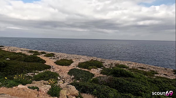 Nonton Dirty Curvy German Teen Talk To Quick No Condom Beach Fuck By Stranger And Let Him Cum In Her Mouth thumbnail