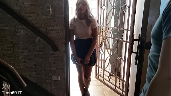 Me Dejaron A Cargo De Mi Vecinita Y Terminamos Jugando Y Se Corre A Chorros Squirt thumbnail