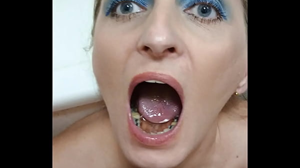 Play MP4 - German Prostitute whore MILF SANDRA I Drinking urine