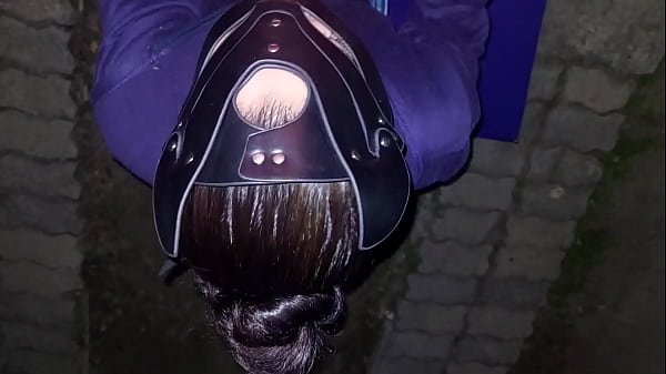 Nonton Safada Levou Piroca No Quintal Equanto Carros E Pedestres Passavam E Ganhou Banho De Por Mijada thumbnail