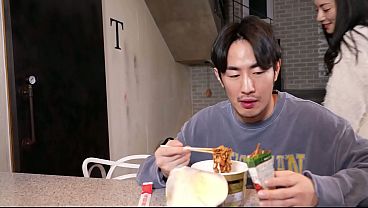 Nonton Korea - I'll Go First Before I Become The Stepmother thumbnail