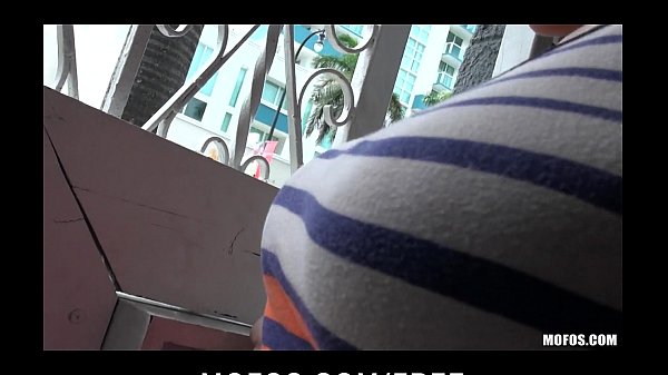 Big tit brunette girlfriend Sabrina Taylor gives greatpublic_BJ