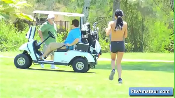 Cutie hot teenager reveal her shaved pussy and her sexy body outdoor while playing golf 