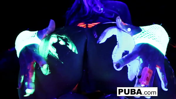 Hot babes have some lesbian fun 