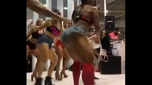 Gracyanne Barbosa Dança doPalco do ArnoldClassicSouth America 2018 com_Gostosasao Som_de MC WMFuleragem Os Africanos_Pumba laPumba