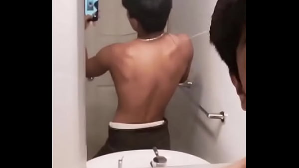 Joven Deportista Bailando