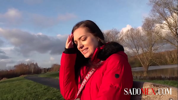 I found a sexy younglady inthe park and convinced_her to fuck