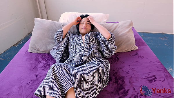 Play MP4 - Cutey Asian Hope Gold Learns to Love Her Body More