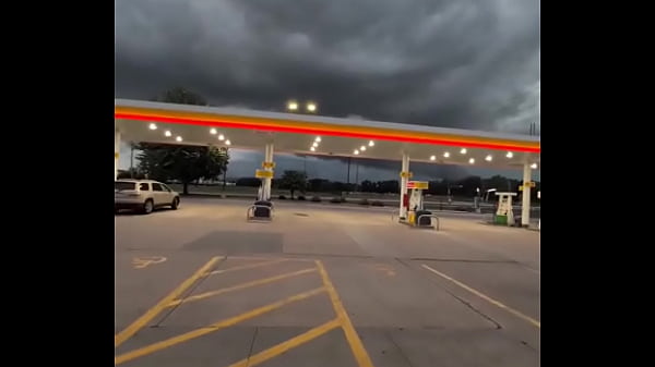 Storms rolling in anyone on here an actual storm tornado chaser i'm dead serious about that too my step mom and i used t