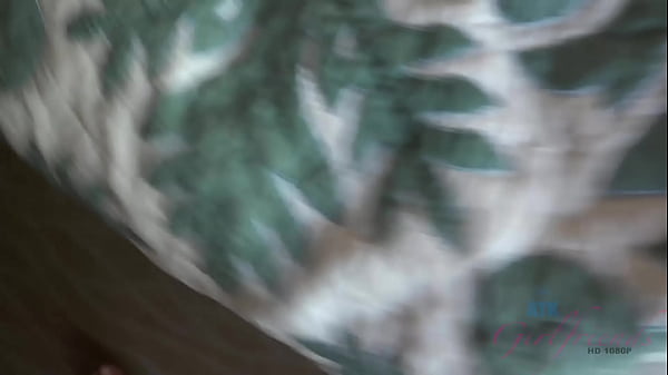 Play MP4 - Athletic and fit amateur Zoe Bloom gets fucked POV riding cock until she creams