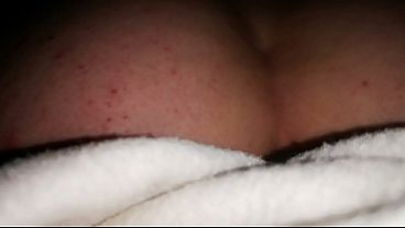 Blonde destroy pussy on car gearbox lever 