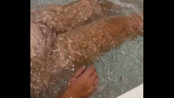Soaking in a tub cant wait to get my fingers deep in my pussy 