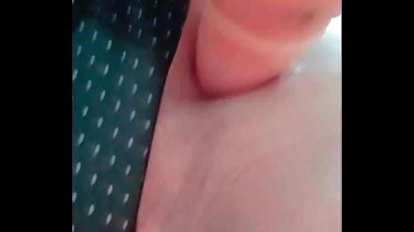 Brincando com meu cuzinho - Playing with my ass