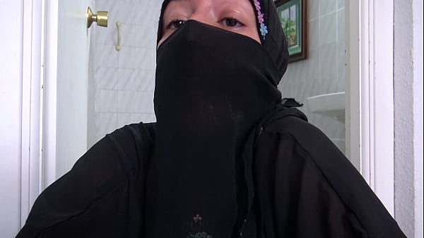 Play MP4 - A Muslim girl has extreme kinky sex with perverted French man