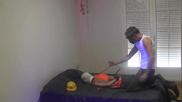 Play MP4 - I hold my neighbor and fuck him hard