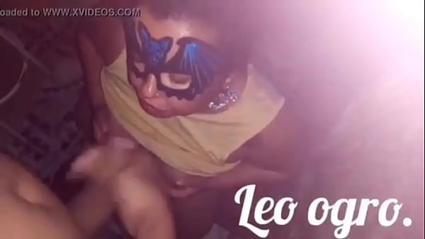 Gordinha gostosa_Tomando leitinho_antes de