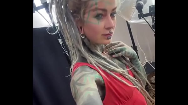 How do you like my red dress ️what&rsquo;s your go to outfit for feeling confident #reddress #feel #confidenceinred 