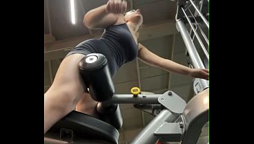 Extreme Masturbate In The Gym thumbnail