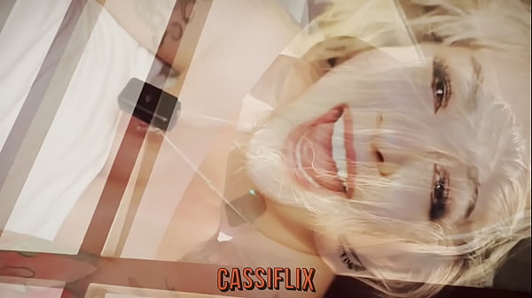 Play MP4 - Cassiana Costa provoca seu personal&comma; balan&ccedil;ando a bunda para ele&comma; que n&atilde;o resiste e come a bunda dela&comma; completo no Cassiflix&period;&period;