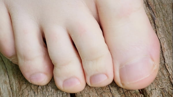 Play MP4 - My Feet Outdoors