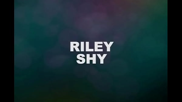 Nonton Riley Shy Sexy Redhead Office Worker Gets Fucked By Coworker On His Desk thumbnail