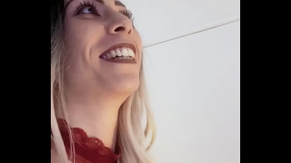 Play MP4 - Littleangel84 - Sodomis&eacute;e par le proprio du Airbnb - S02E01