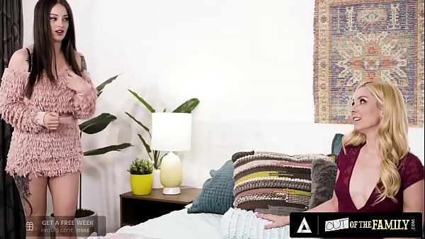 OUT OFTHE FAMILY Naughty Stepmom Aaliyah LoveSpends_Quality_Time With Her Stepdaughter s Pussy