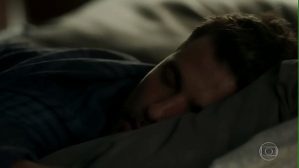 Bunda do Bruno em cena de novela 