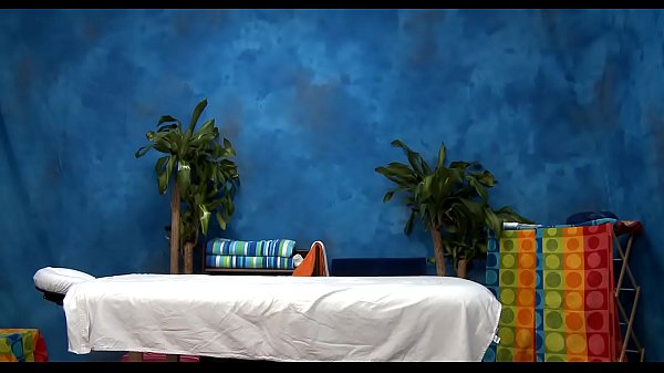 Nonton Massage Hawt thumbnail