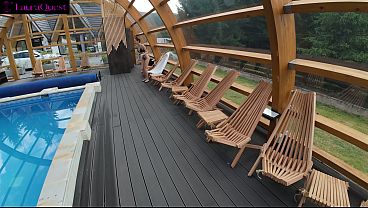 Nonton Naughty Resort Guest Gets Her Room Key With Pussy And Mouth thumbnail