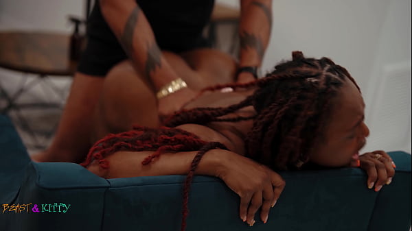 Play MP4 - KittyLove Gets Fucked Poolside