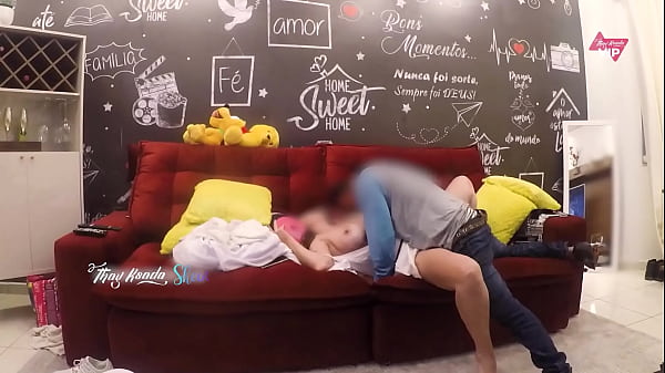 I Received The Delivery Man All Naughty, I Couldn't Resist And Let Him Fuck Me Nicely On The Couch At Home thumbnail