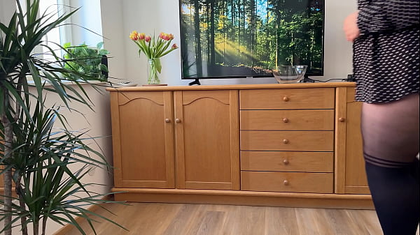 Nonton Curvy Milf's Morning Golden Shower thumbnail