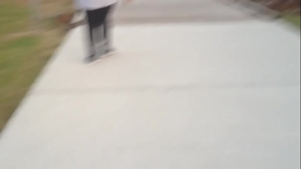 Nonton Booty Booty Booty Walkin Everywhere thumbnail