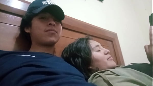 Cada Dia Mi Amiga Cristiana De 18 A&ntilde;os Y Yo Tenemos Sexo, Su Novio No Sabe Nada thumbnail