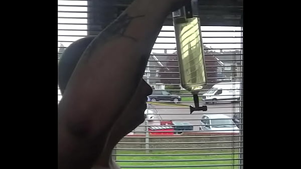 Play MP4 - meet me in public