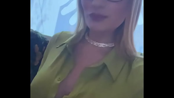 Nonton La Soir&eacute;e Commence Et J&rsquo;ai Bien Envie De M&rsquo;amuser thumbnail