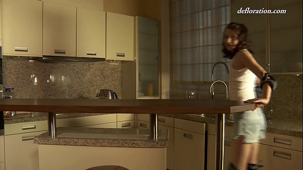 Last act ofthe astonishing Rita on skates in_thongs