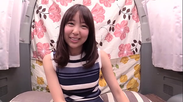 ラーメン屋でコンサバな雰囲気の女子を店内ナンパ！ピタッとしたノースリーブでその巨乳具合がモロ分かり！意外にもノリより車内までついて来てくれたので、そのふくよかな巨乳をパイズリ堪能。 thumbnail