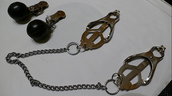 2 nipple clamps 