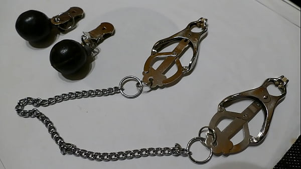 2 nipple clamps