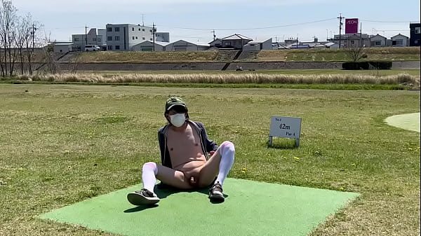 女装まゆの河川敷露出プレイ 